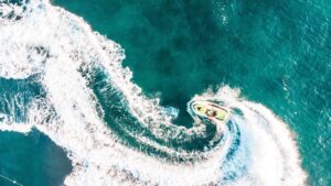 Lire la suite à propos de l’article Pourquoi opter pour un tour de jet ski à Dubaï pendant votre séjour